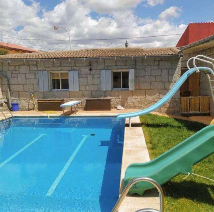 베세릴데라시에라 Acogedora Casita Loft De Piedra Con Piscina Compartida 아파트 외부 사진